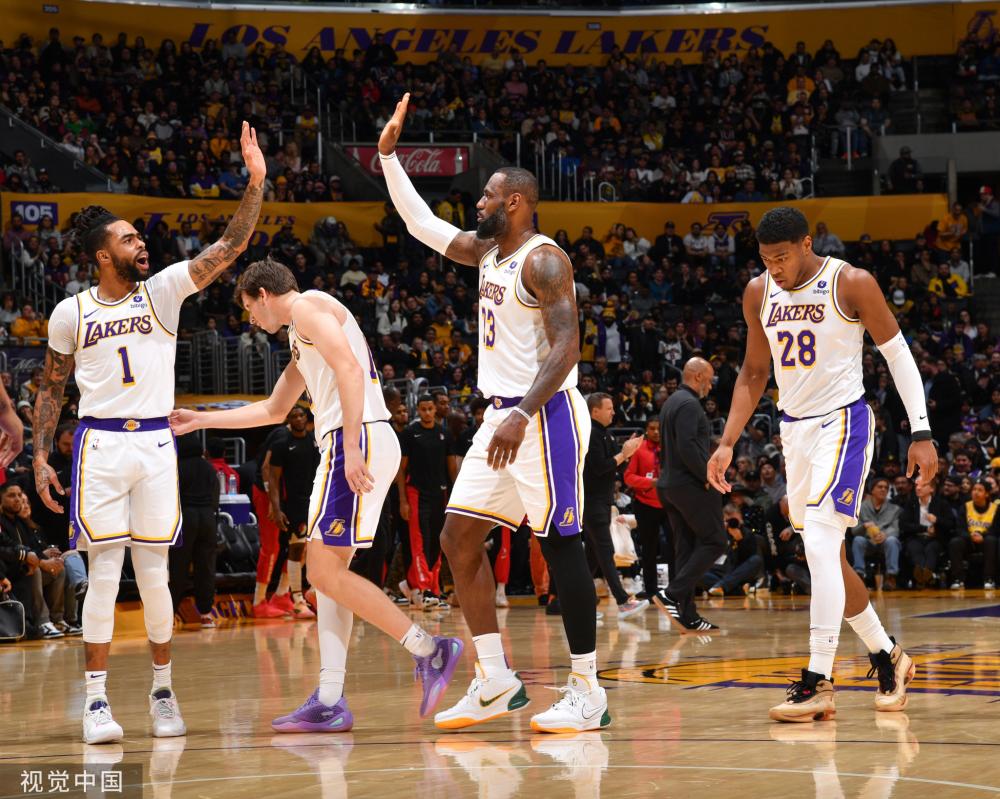 通过建立 通过建立